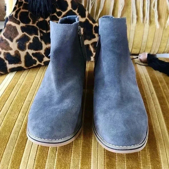 Blondo Gray Suede Waterproof Zip Boots 10 W - Picture 2 of 16